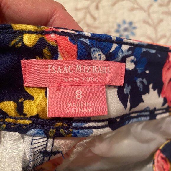 Size 8 Isaac Mizrahi New York Shorts - Navy and Pink Floral - Like New - Picture 9 of 12